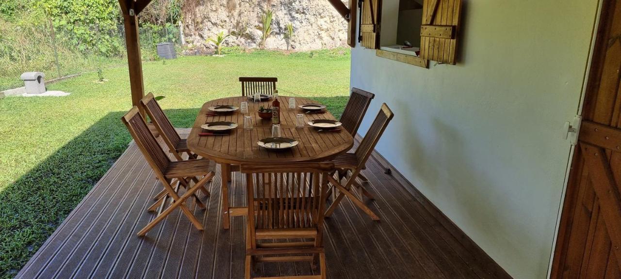 Villa Au Calme Avec Jacuzzi, Villa Le Boursoie Les Abymes Eksteriør bilde